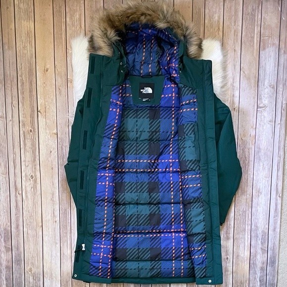 The North Face Women’s Arctic Parka Coat In Ponderosa Green - Picture 6 of 9